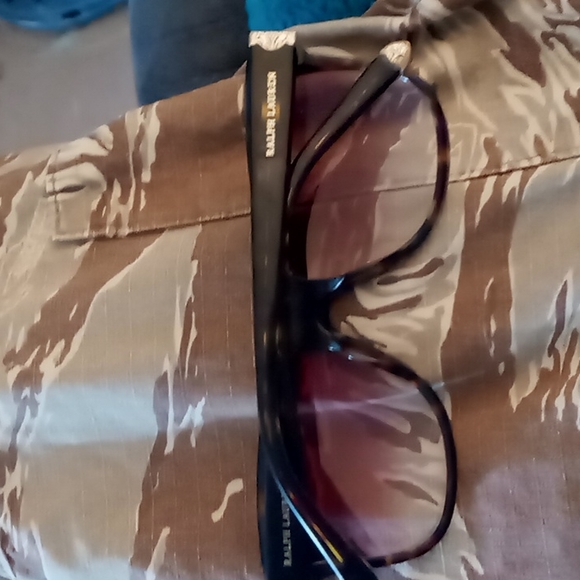 Authentic Ralph Lauren's unisex sunglasses - Picture 4 of 6